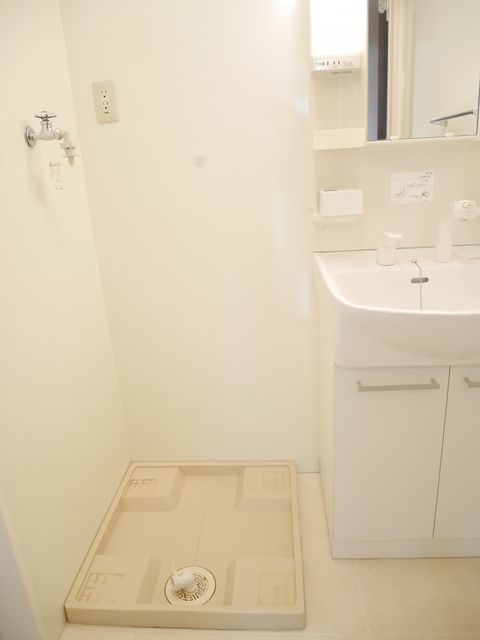 ��ʌ��������܎s�k����i���P���ڂ̃A�p�[�g�̐��ʏ�