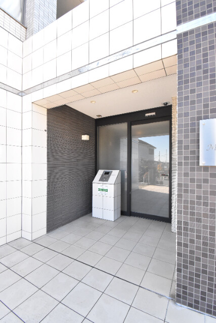 ��ʌ�����s�厚������̃}���V�����̃G���g�����X