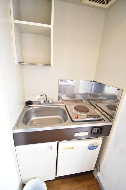 ��ʌ��������܎s�Y�a���؍�T���ڂ̃A�p�[�g�̃L�b�`��