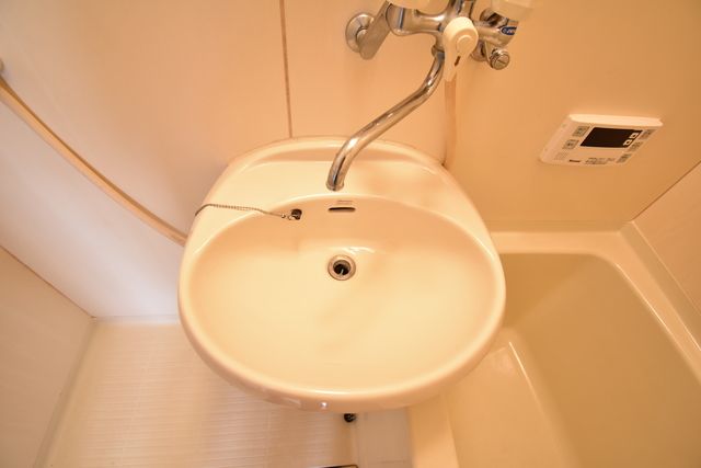 ��ʌ��������܎s�Y�a���؍�T���ڂ̃A�p�[�g�̐��ʏ�