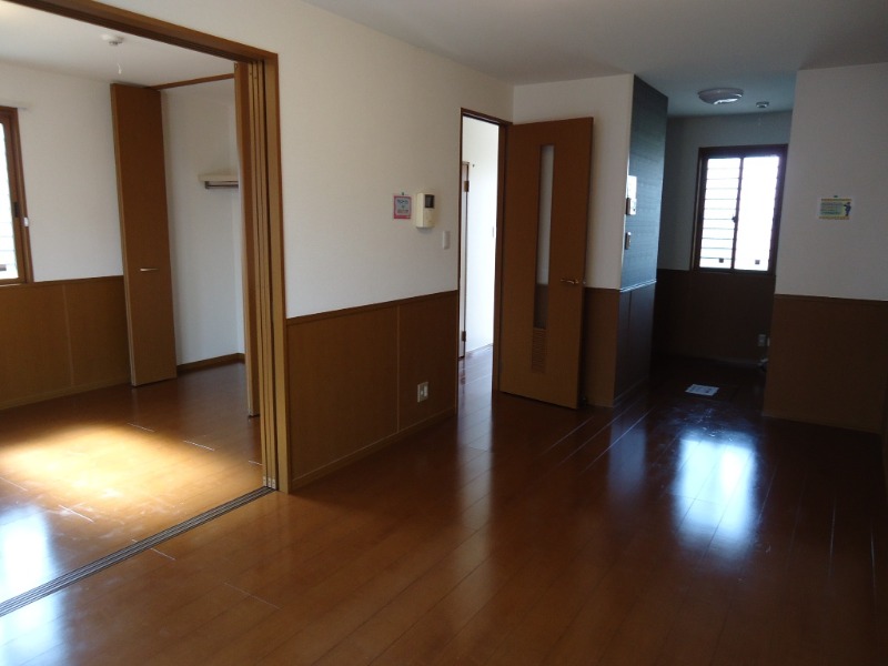 ��ʌ�����s�厚�����̃A�p�[�g�̋��ԁE���r���O