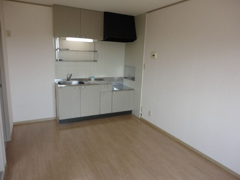 ��ʌ��������܎s�k��ʏ����̃A�p�[�g�̋��ԁE���r���O