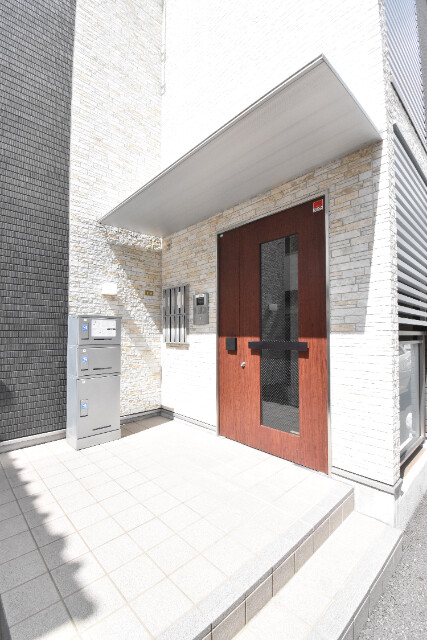 ��ʌ��z�J�s���������̃A�p�[�g�̃G���g�����X