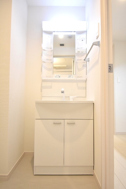 ��ʌ��������܎s�Y�a���؍�Q���ڂ̃}���V�����̐��ʏ�