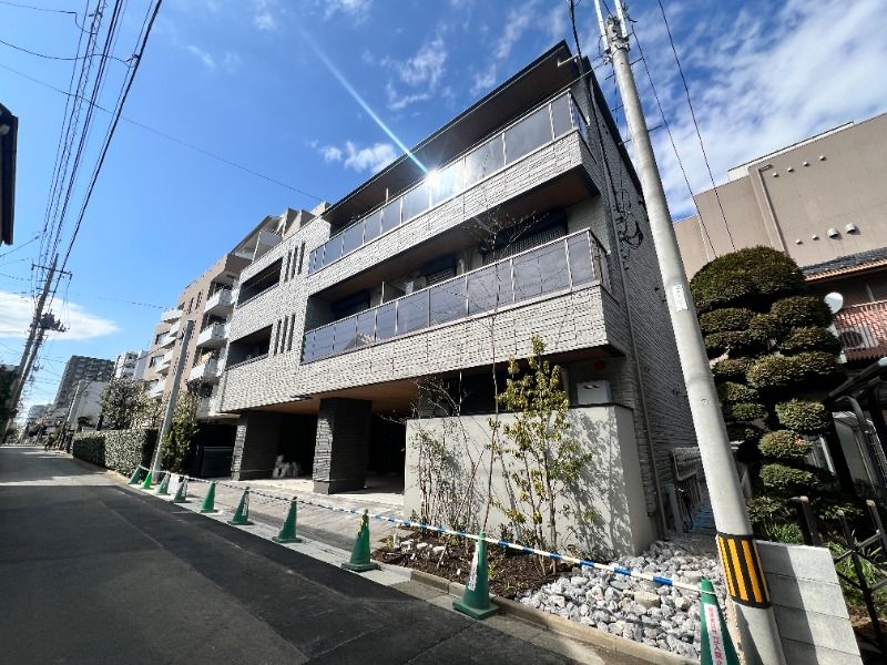 ��ʌ��������܎s��{�擌���P���ڂ̃}���V�����̌����O��