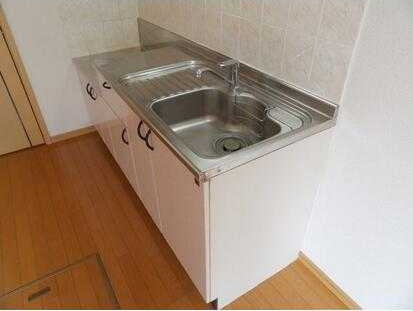 ��ʌ��������܎s��΋�厚��҂̃^�E���n�E�X�̃L�b�`��