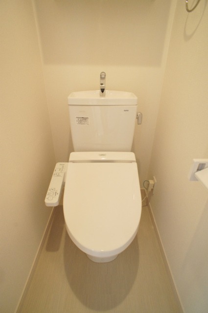 ��ʌ��������܎s�Y�a��j���J�R���ڂ̃}���V�����̃g�C��