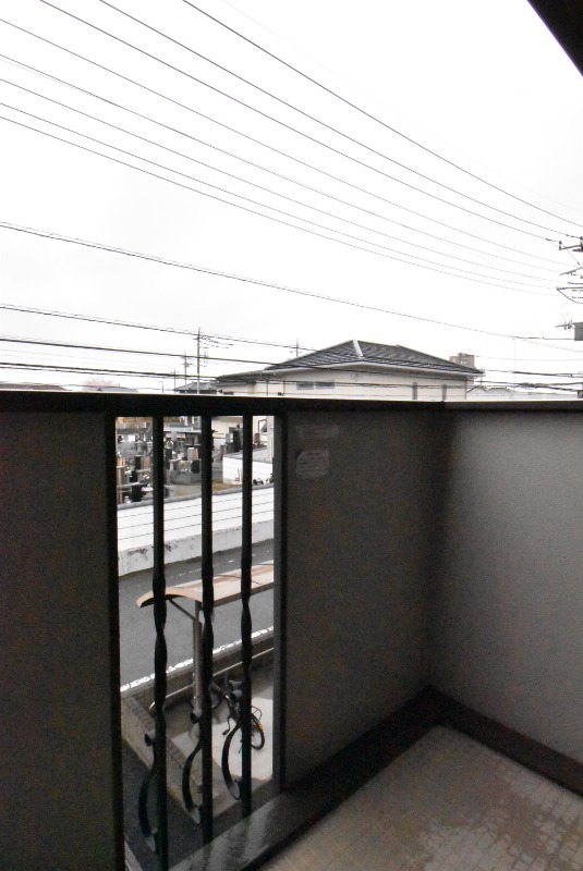 ��ʌ�����s�k����P���ڂ̃A�p�[�g�̃o���R�j�[