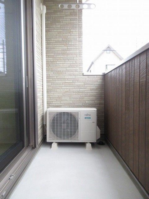 ��ʌ��z�J�s�{�{���T���ڂ̃A�p�[�g�̃o���R�j�[