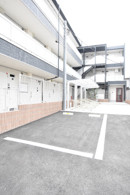 ��ʌ��������܎s������{�����S���ڂ̃}���V�����̒��ԏ�