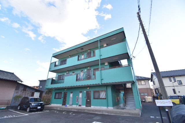 ��ʌ������s�V�����T����8-18�̃}���V�����̌����O��