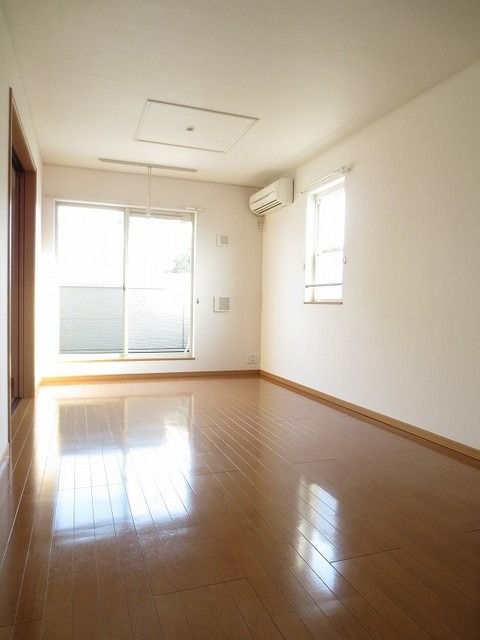 ��ʌ��������܎s��΋���q�T���ڂ̃A�p�[�g�̋��ԁE���r���O