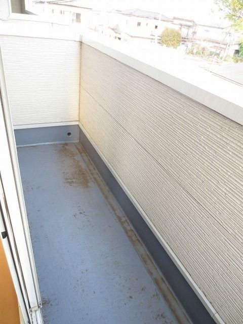 ��ʌ��������܎s��΋���q�T���ڂ̃A�p�[�g�̃o���R�j�[