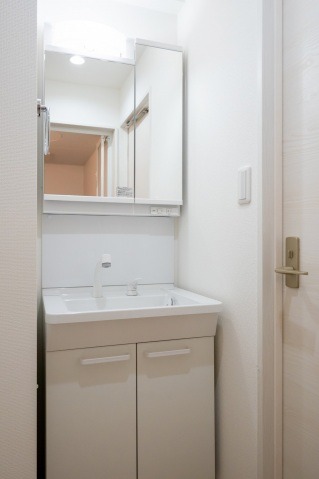 ��ʌ��������܎s�k�擌�听���Q���ڂ̃}���V�����̐��ʏ�