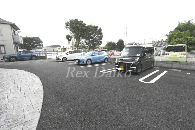 ��ʌ��������܎s������厚���V��̃A�p�[�g�̒��ԏ�