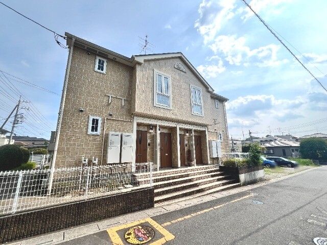 ��ʌ������s����731-4�̃A�p�[�g�̌����O��