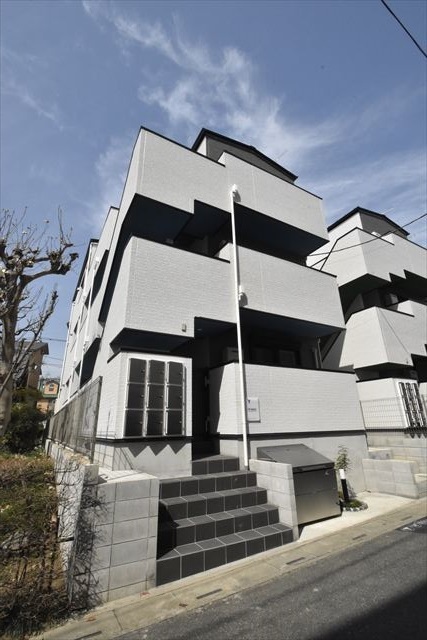 ��ʌ��������܎s������{�����Q���ڂ̃A�p�[�g�̌����O��