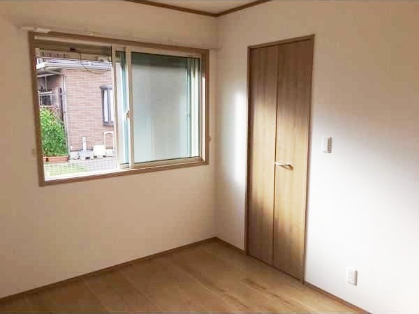 ��ʌ��k�����S�ɓޒ������Q���ڂ̃A�p�[�g�̂��̑������E�X�y�[�X