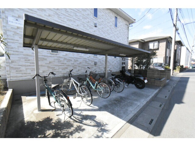 ��ʌ��k�����S�ɓޒ������Q���ڂ̃A�p�[�g�̂��̑�