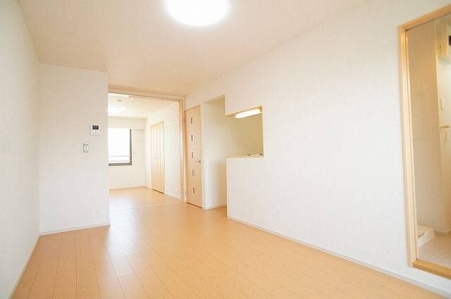 ��ʌ��������܎s���撆���Q���ڂ̃A�p�[�g�̋��ԁE���r���O