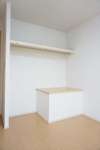 ��ʌ��������܎s�΋�厚���̃A�p�[�g�̎��[