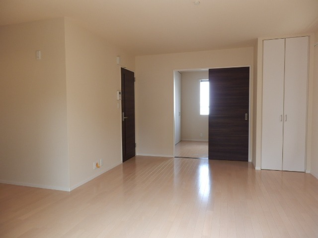 ��ʌ��������܎s���撆���Q���ڂ̃}���V�����̋��ԁE���r���O