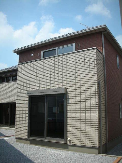 ��ʌ������s���R����12-20�̈�ˌ��Ă̌����O��