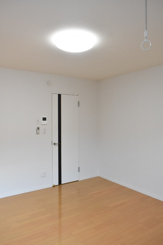 ��ʌ��t�����s�����R���ڂ̃A�p�[�g�̋��ԁE���r���O