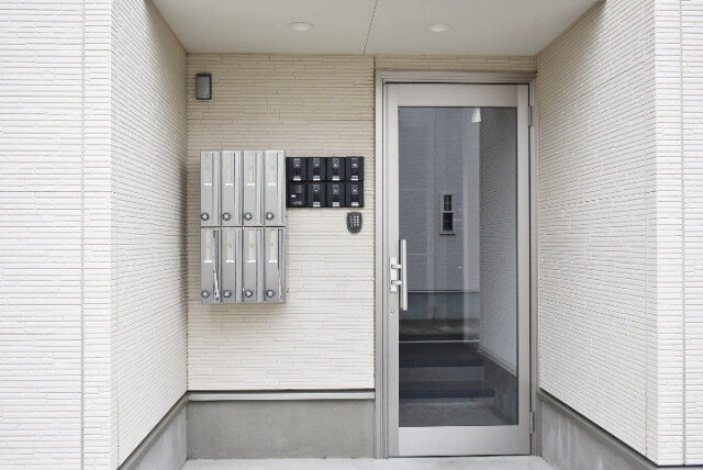 ��ʌ��t�����s�����R���ڂ̃A�p�[�g�̃G���g�����X