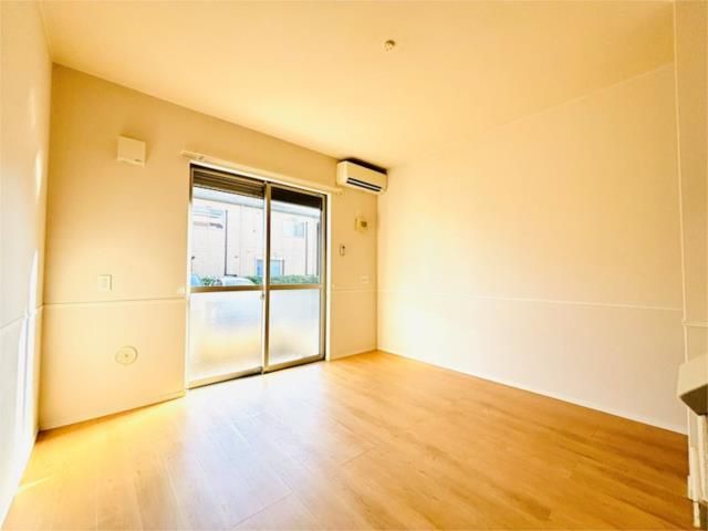 ��ʌ�����s�厚�ΐ_�̃A�p�[�g�̋����E���r���O