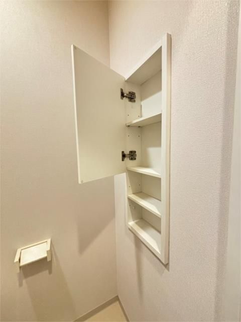 ��ʌ�����s�厚�ΐ_�̃A�p�[�g�̎��[