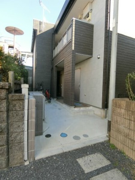 ��ʌ��������܎s��{��O���P���ڂ̃A�p�[�g�̃G���g�����X