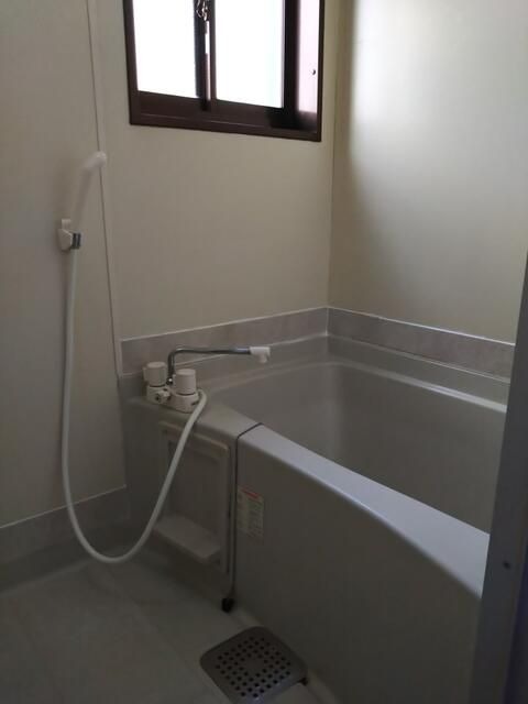 ��ʌ��������܎s�΋擌���R���ڂ̃A�p�[�g�̃o�X