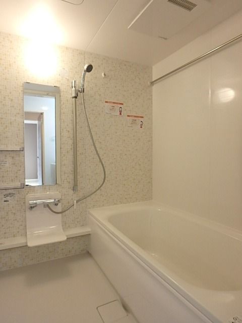 ��ʌ��������܎s��{��听���Q���ڂ̃A�p�[�g�̃o�X