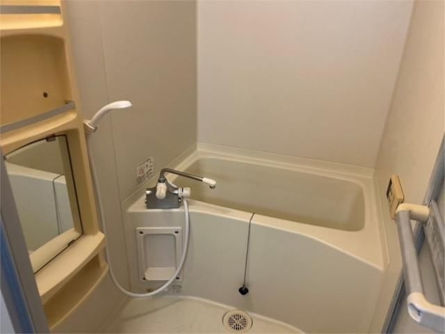 ��ʌ��������܎s�΋摾�c�E�P���ڂ̃}���V�����̃o�X