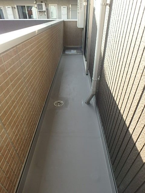 ��ʌ��������܎s��{��听���Q���ڂ̃A�p�[�g�̃o���R�j�[