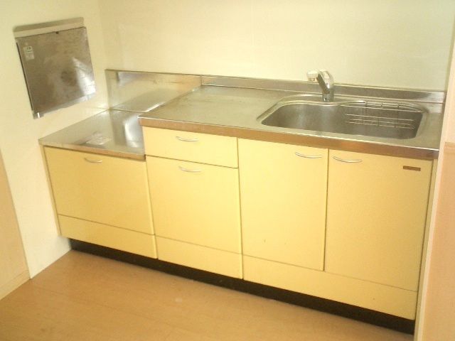 ��ʌ��������܎s�k��ޗǒ��̃A�p�[�g�̃L�b�`��