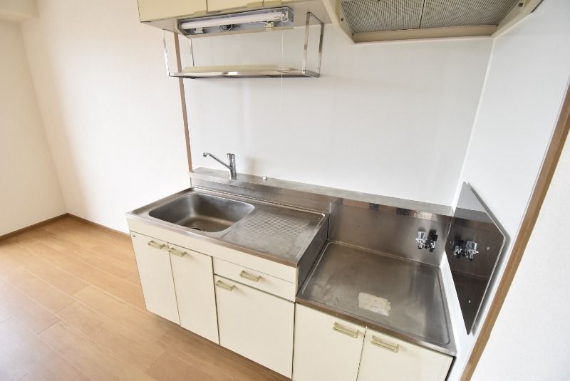 ��ʌ��������܎s����厚���m��̃A�p�[�g�̃L�b�`��