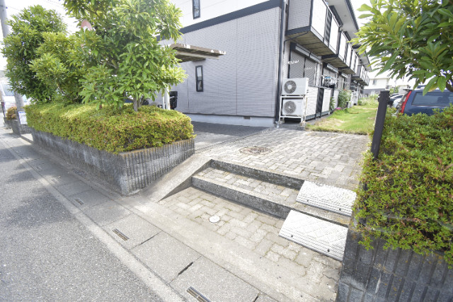 ��ʌ��������܎s����厚���m��̃A�p�[�g�̃G���g�����X