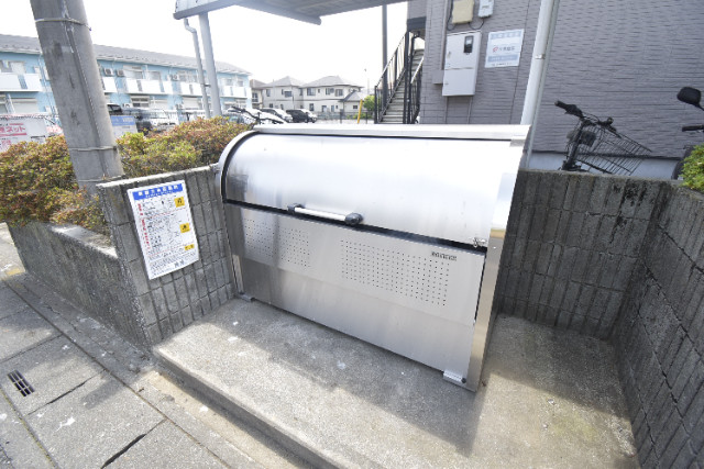 ��ʌ��������܎s����厚���m��̃A�p�[�g�̂��̑�