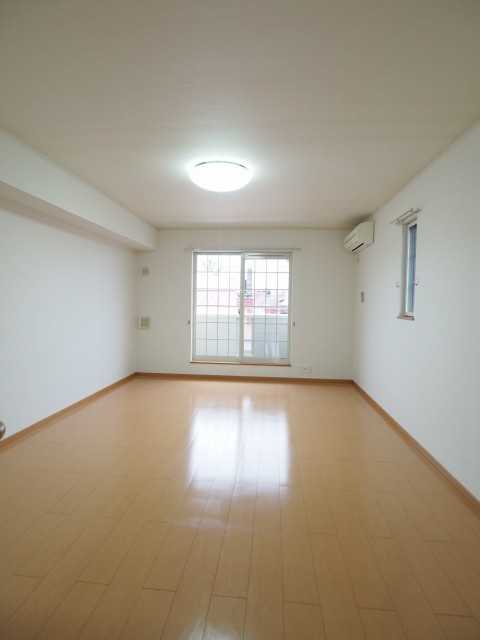 ��ʌ��@�c�s���V�h�U���ڂ̃A�p�[�g�̋��ԁE���r���O