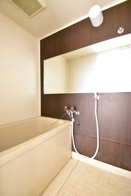 ��ʌ��z�J�s�k�z�J�Q���ڂ̃}���V�����̃o�X