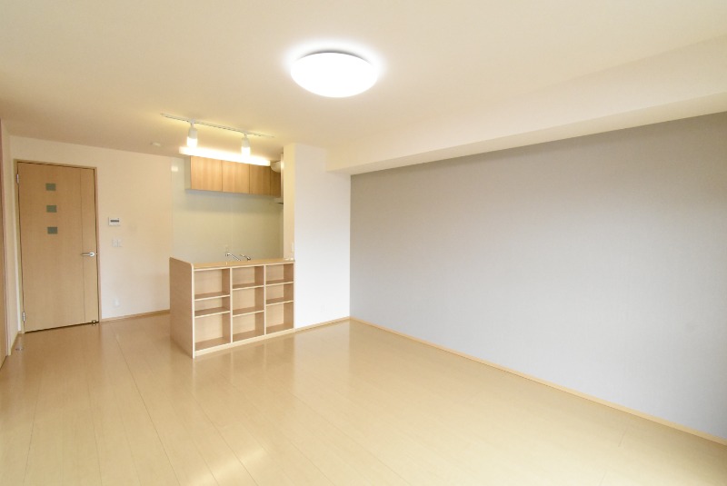 ��ʌ��������܎s�k��{�����̃A�p�[�g�̋��ԁE���r���O