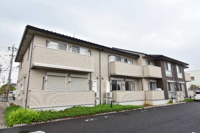 ��ʌ��������܎s�k��{�����̃A�p�[�g�̌����O��