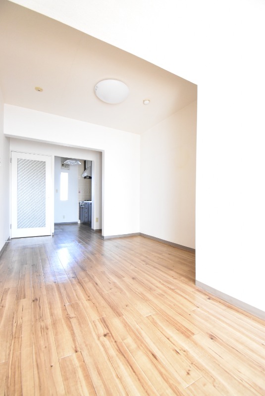 ��ʌ��z�J�s�k�z�J�Q���ڂ̃}���V�����̋����E���r���O