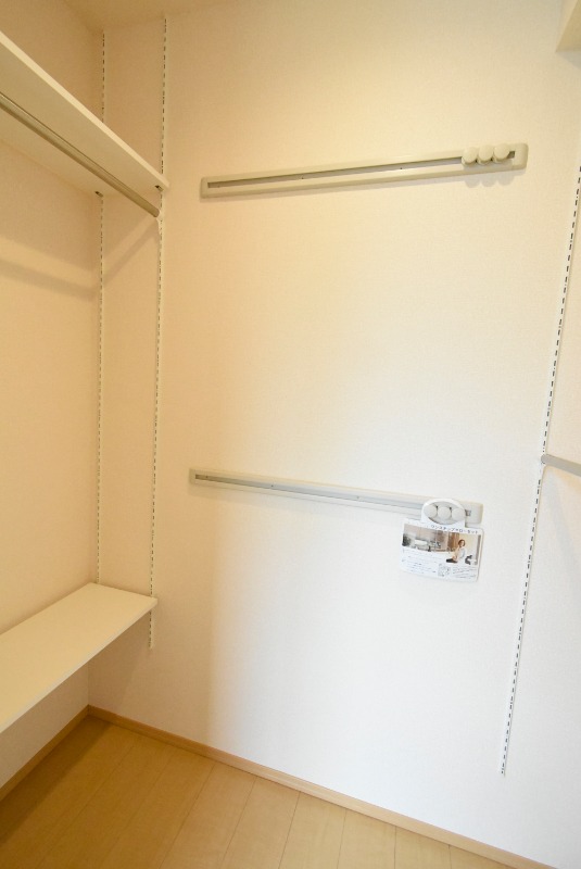 ��ʌ��������܎s�k��{�����̃A�p�[�g�̎��[