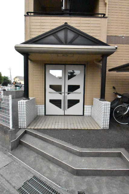 ��ʌ�����s������Q���ڂ̃}���V�����̃G���g�����X