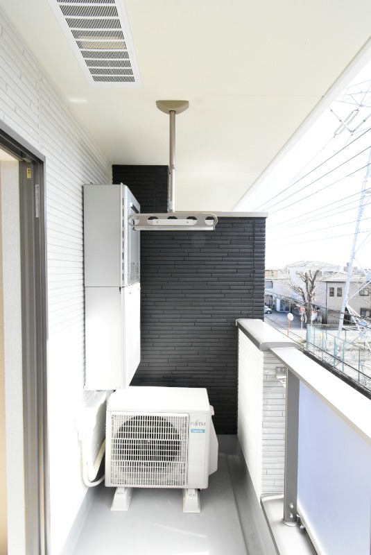 ��ʌ��������܎s�����擌��{�T���ڂ̃A�p�[�g�̃o���R�j�[