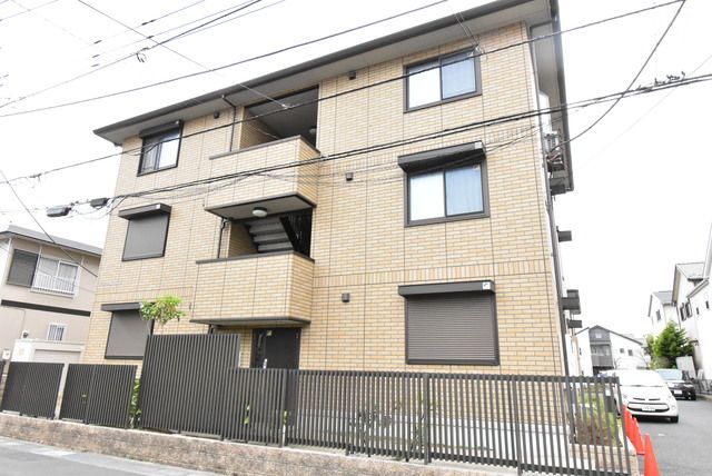 ��ʌ��������܎s�k��g�쒬�P����387-7�̃A�p�[�g�̌����O��