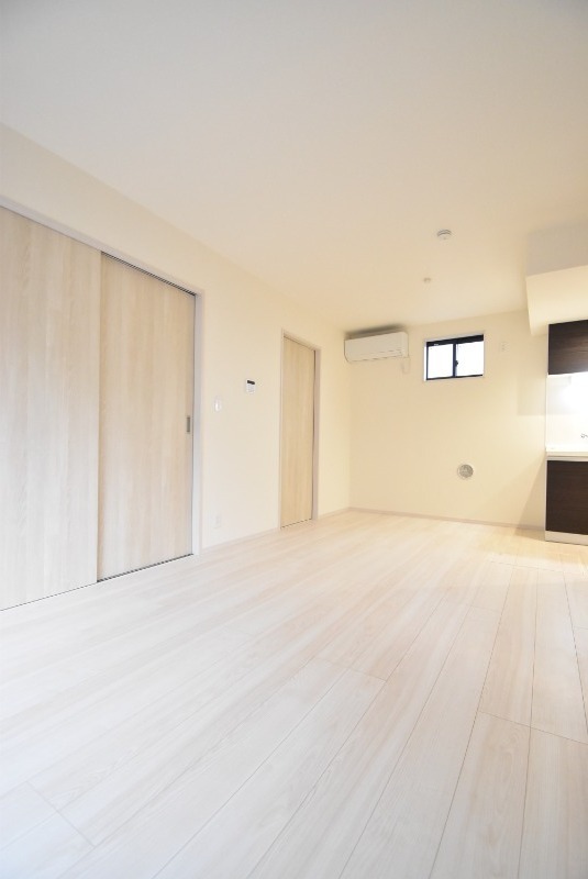 ��ʌ��z�J�s�{�{���S���ڂ̃A�p�[�g�̋��ԁE���r���O